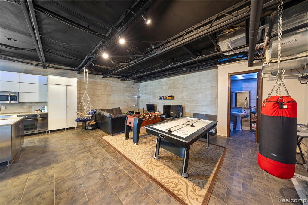 Building Photo - 42183 Kouza Ct