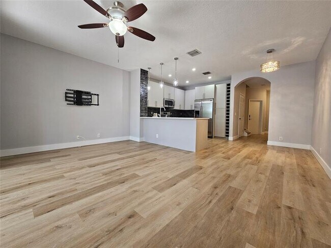 Building Photo - 9749 Porta Leona Ln