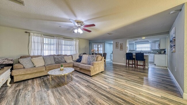 Building Photo - 9206 Gray Fox Ln