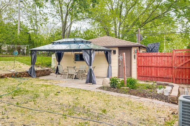 Building Photo - 117 Marryat Pl