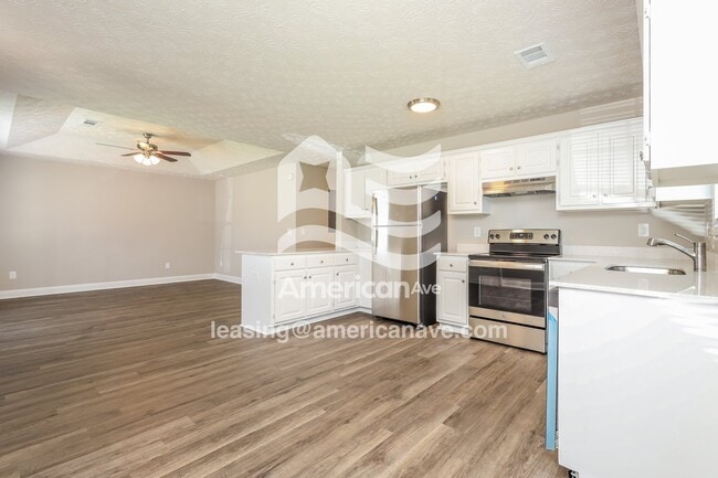Building Photo - 812 Pine Hill Ct