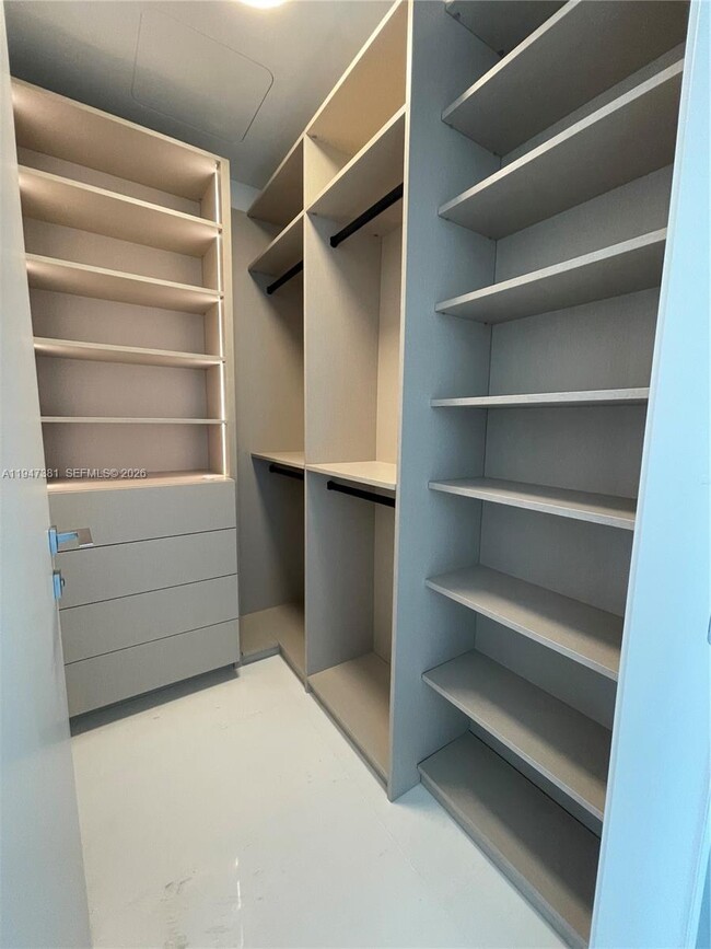 Building Photo - 300 Biscayne Blvd Way