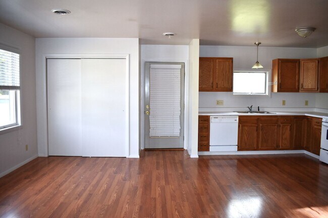 Building Photo - 339 Grandview Ave