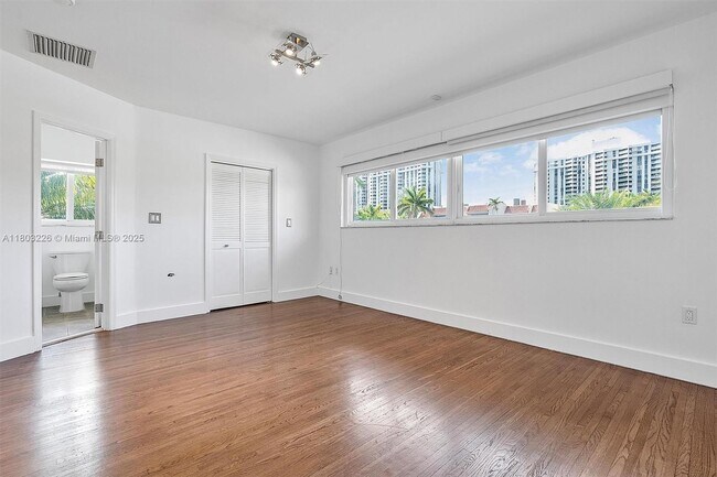 Building Photo - RIVER BAY PARK