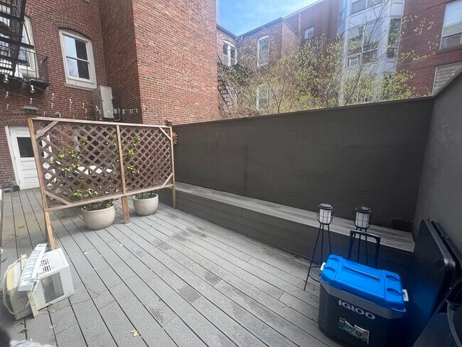 Building Photo - 56 Prince St