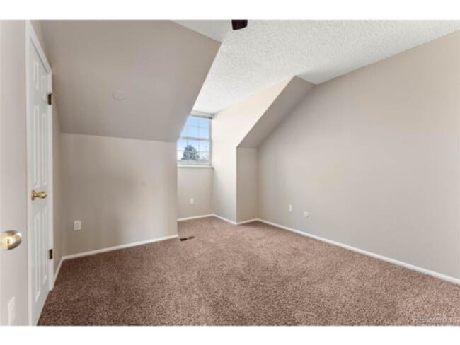 Building Photo - 7073 S Elm St