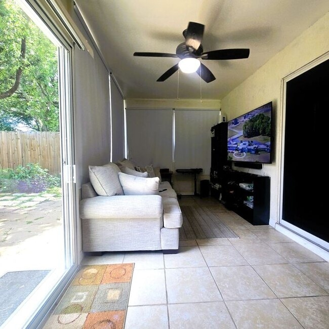 Building Photo - 3 Bdrm 2 Bath With Office in Waterford Lak...