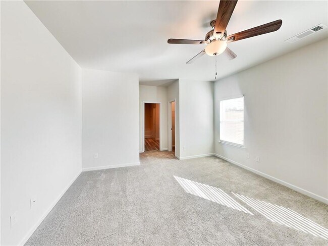 Building Photo - 1150 Amada Dr