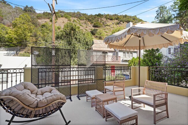 Building Photo - 9842 Portola Dr