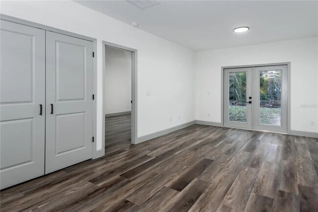 Building Photo - 2252 Fernwood St