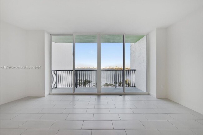 Building Photo - 1756 N Bayshore Dr