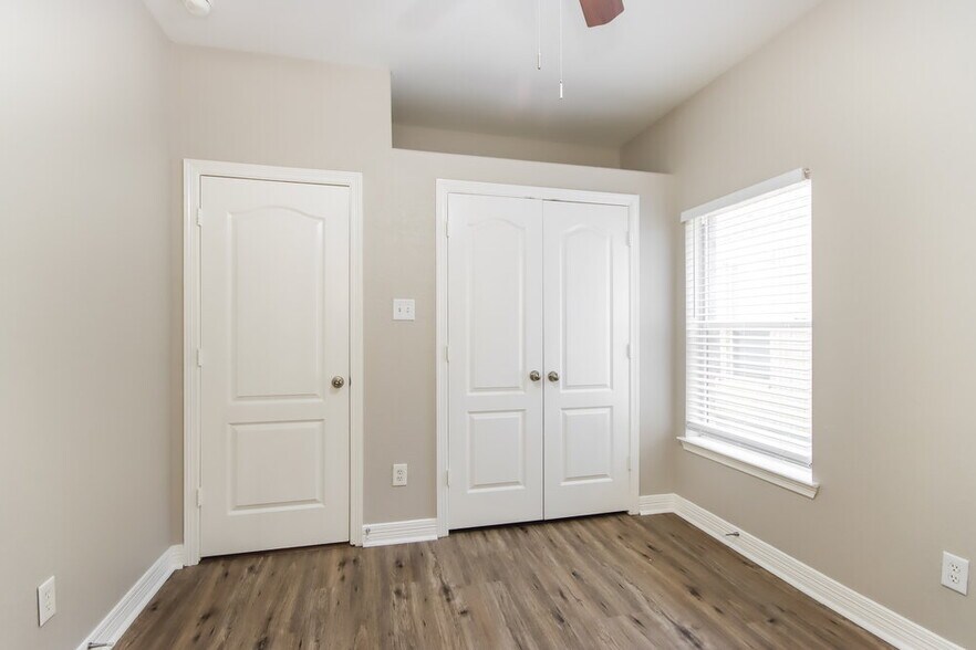 Building Photo - 21620 Hackamore Ct