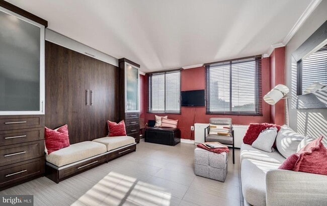 Building Photo - 801 N Pitt St