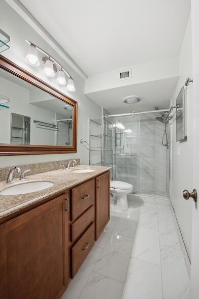 Building Photo - 2070 Homewood Blvd