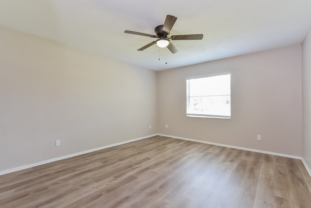 Building Photo - 10423 Cedarhurst Ave