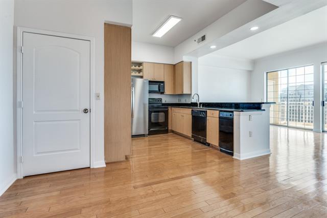 Building Photo - 3225 Turtle Creek Blvd Blvd