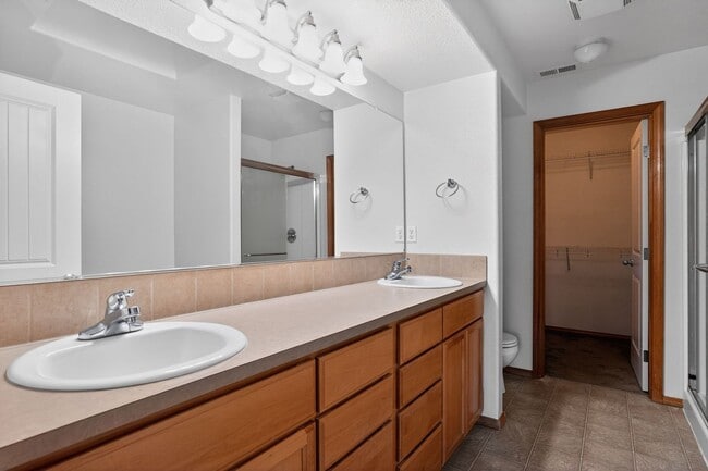 Building Photo - 148 SE 11th Pl