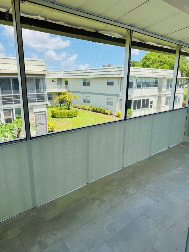 Building Photo - 364 Flanders Dr