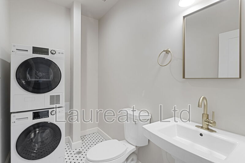 Building Photo - 1256 N Clarkson St