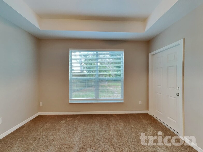 Building Photo - 15821 Pine Lily Ct