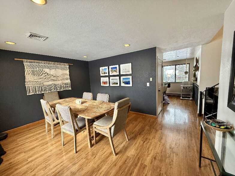 Building Photo - 1012 Wagonwheel Dr