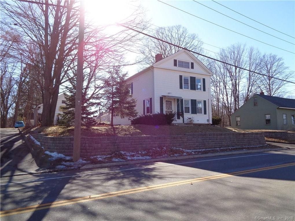 Building Photo - 454 Middle Tpke E