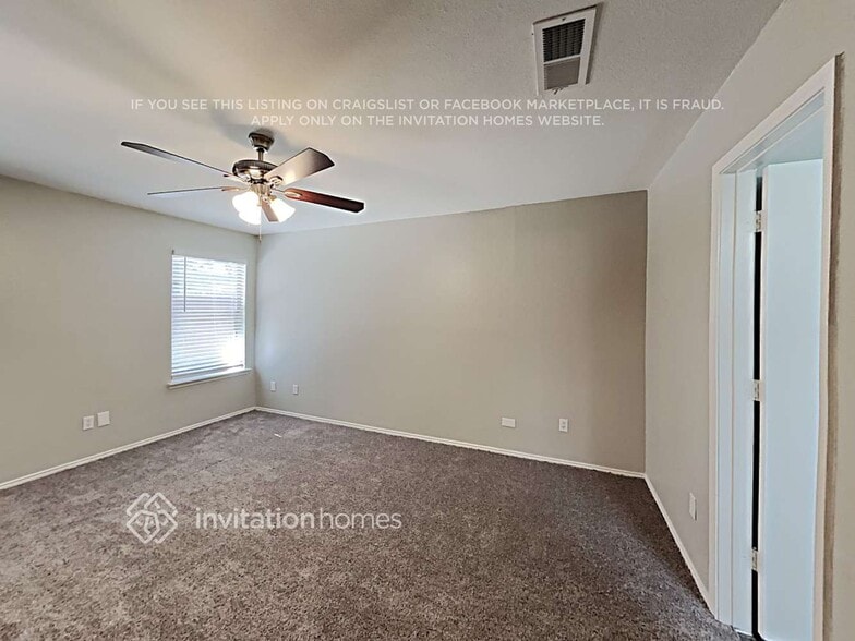 Building Photo - 4052 Staghorn Cir N