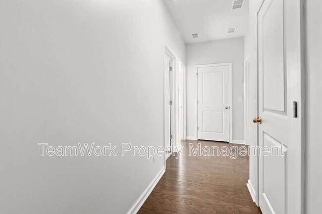 Building Photo - 214 Mercator Dr