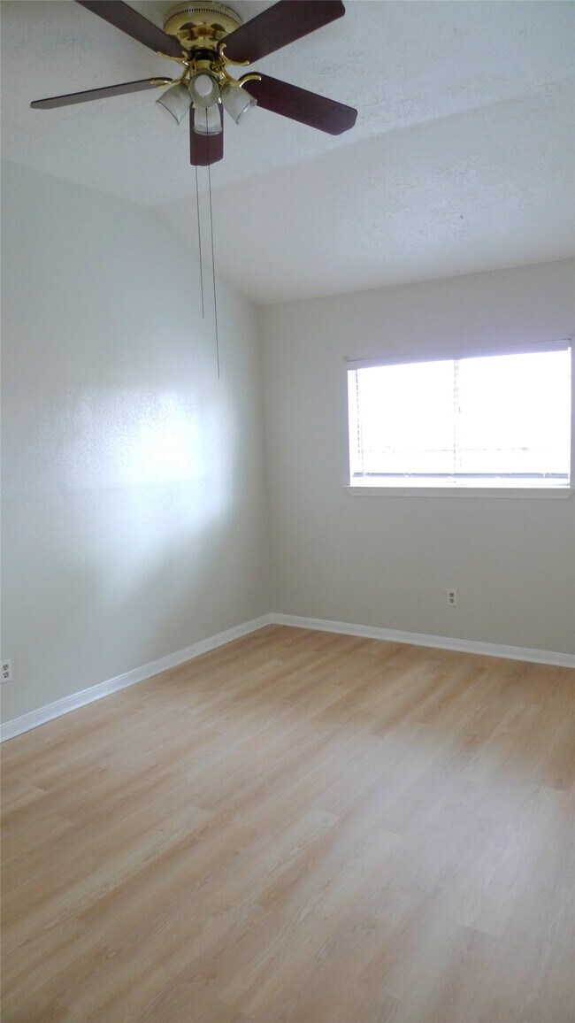 Building Photo - 7015 Caladero Dr