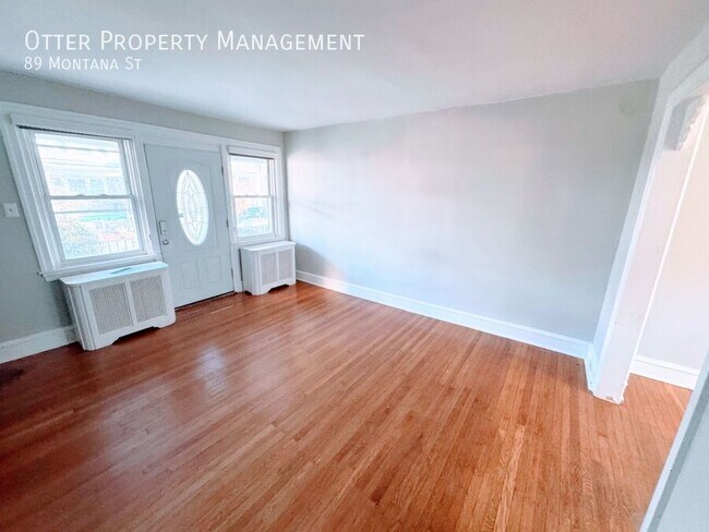 Building Photo - 89 Montana St