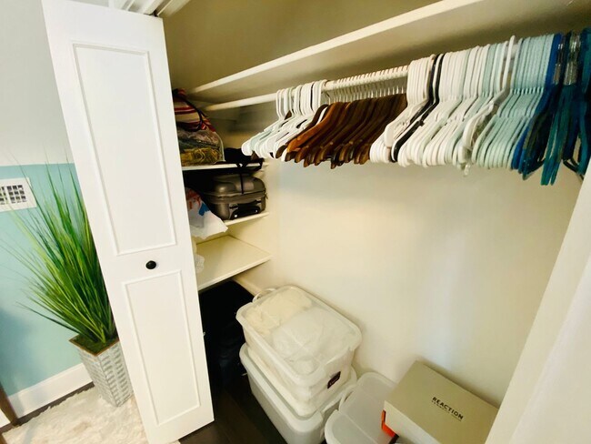 Building Photo - Spacious Condominium– Modern Comfort in th...