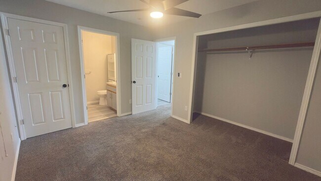 Building Photo - 1336 Olney Ave