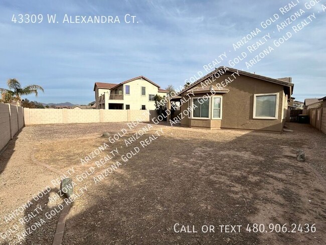 Building Photo - Rancho El Dorado