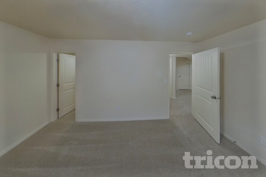 Building Photo - 5425 Barnstormers Ave