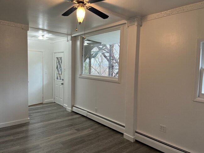 Building Photo - 53 ten broeck st