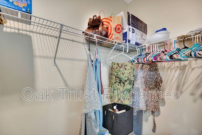 Building Photo - 142 Airy Dr