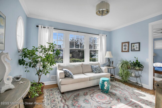 Building Photo - 812 Claridge Dr