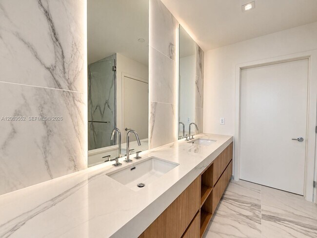 Building Photo - 1400 Biscayne Blvd