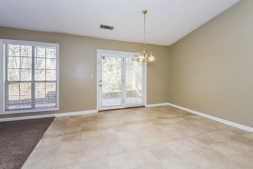 Building Photo - 242 Clarion Rd