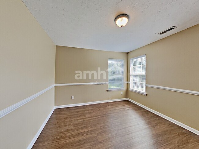 Building Photo - 2822 Meadow Gln