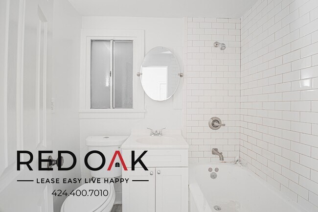 Building Photo - 979 S Oxford Ave