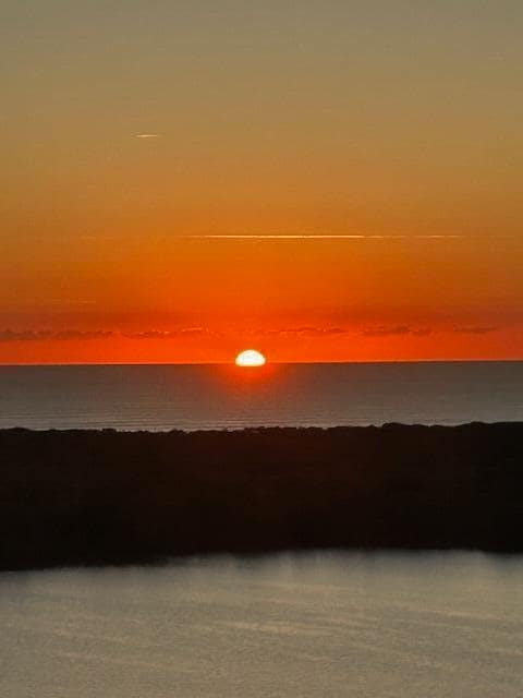 Building Photo - 126 Lakeshore Dr