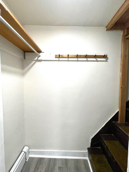 Building Photo - 26 Kenwood St