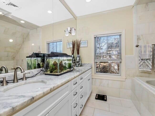 Building Photo - 50 Rowe St