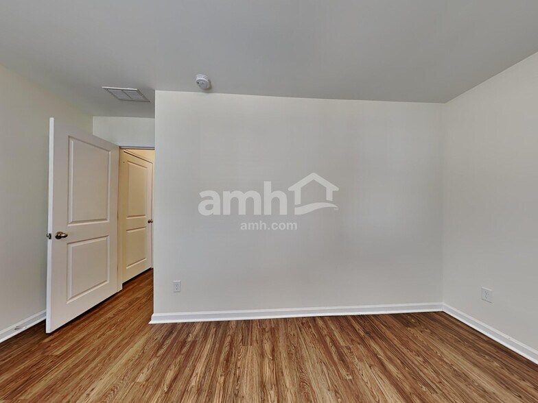 Building Photo - 143 Orion Way