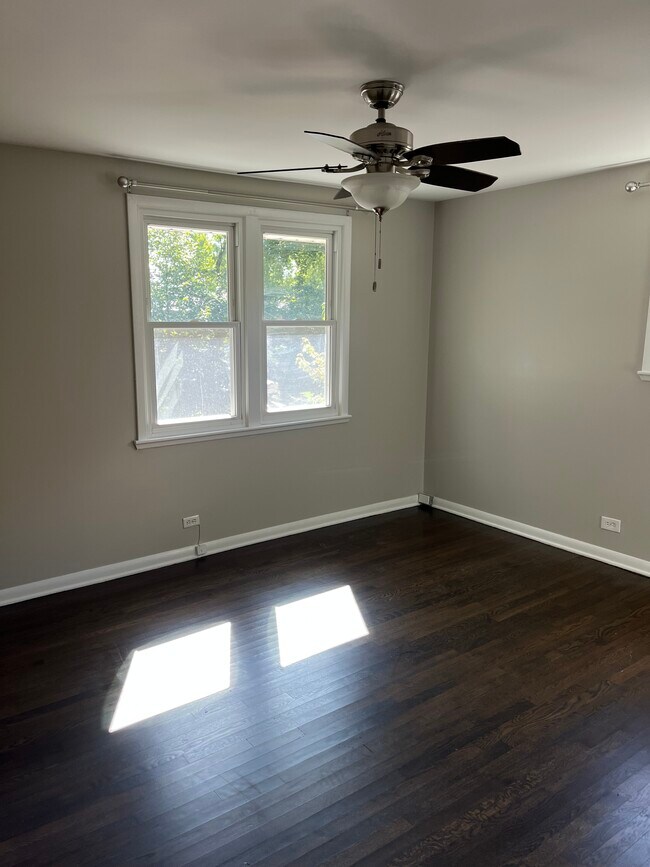 Building Photo - 502 S Stuart Ln