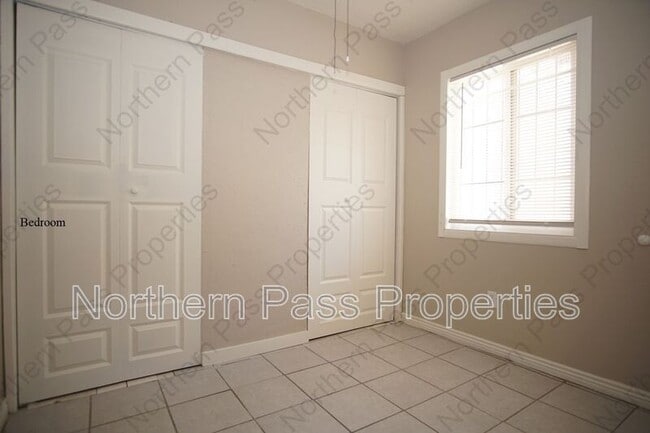 Building Photo - 219 W Rio Grande Ave