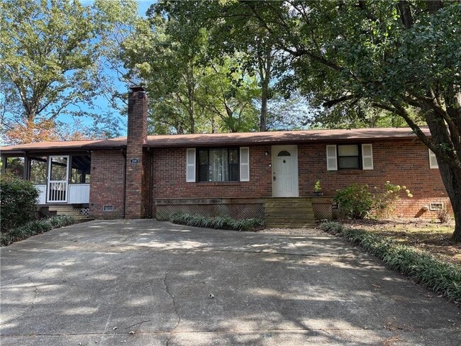 Primary Photo - 209 Evans Cook Ct