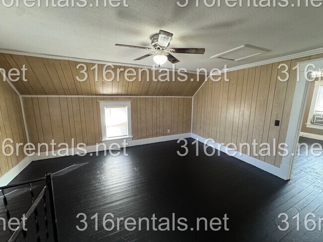 Building Photo - 1611 N Poplar St