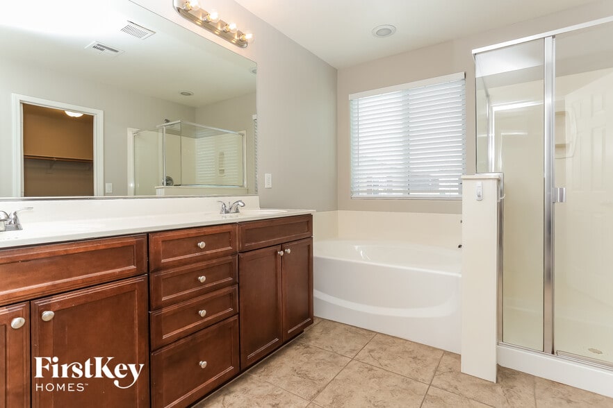 Building Photo - 6916 Yellow Cosmos Ave